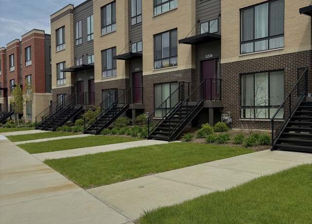 Property at 1276 Lakepointe Dr, Schaumburg, IL 60173, 3 beds, 2.5 baths