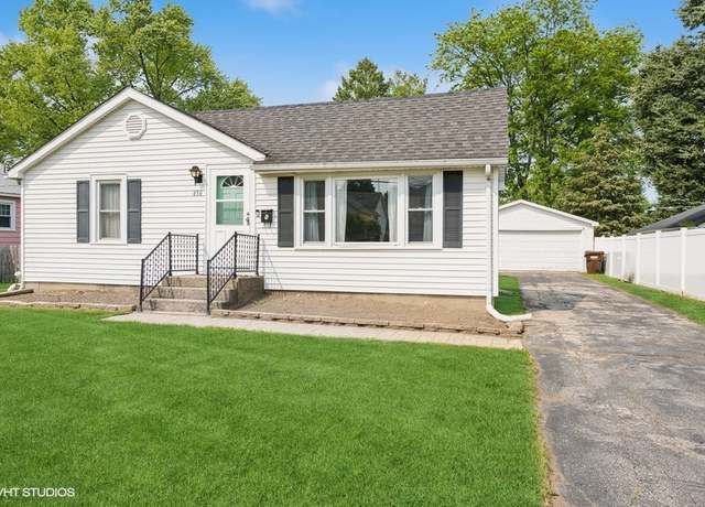 Property at 636 Oak St, Woodstock, IL 60098, 3 beds, 2 baths