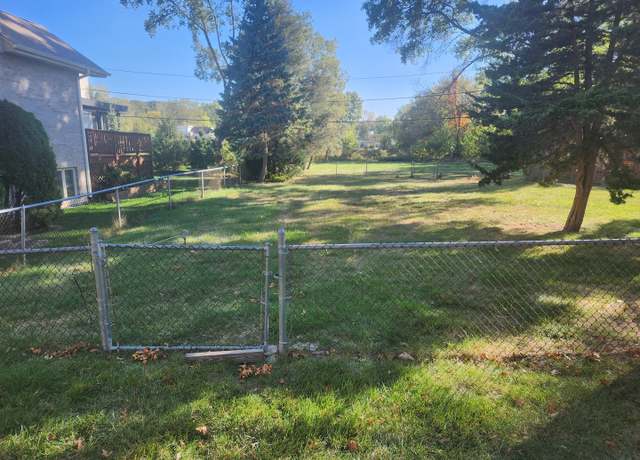 Property at 955 E Red Oak St, Addison, IL 60101