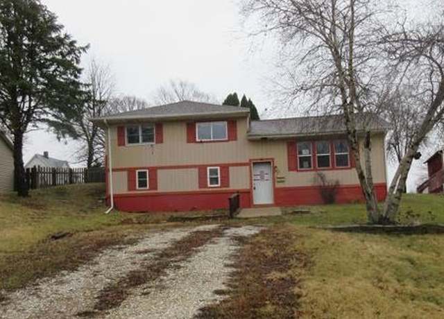 Property at 454 Mulberry Pl, Canton, IL 61520, 3 beds, 1 bath