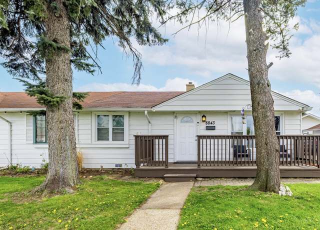 Property at 8843 S Kolin Ave, Hometown, IL 60456, 3 beds, 1.5 baths