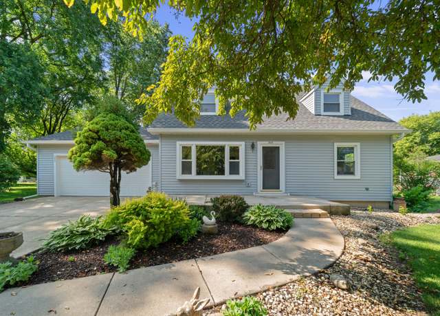 Property at 1059 Zelma Rd, Lake Holiday, IL 60548, 4 beds, 3.5 baths