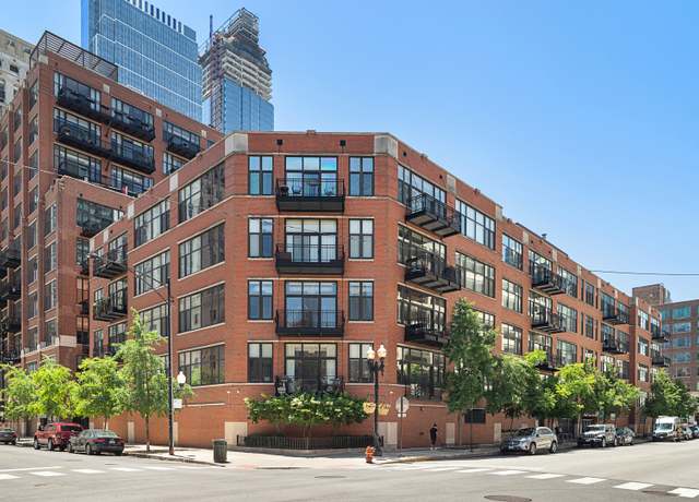 Property at 333 W Hubbard St #704, Chicago, IL 60654, 2 beds, 2 baths