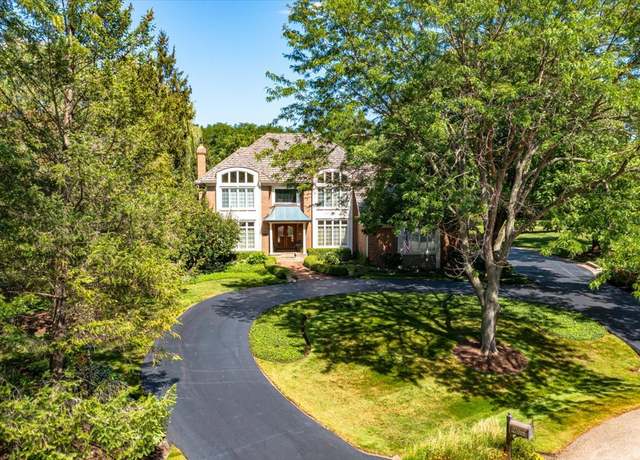 Property at 27068 W Wellington Ct, Lake Barrington, IL 60010, 5 beds, 5 baths