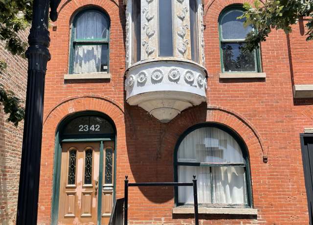Property at 2342 W Taylor St, Chicago, IL 60612, 1 bed, 2 baths