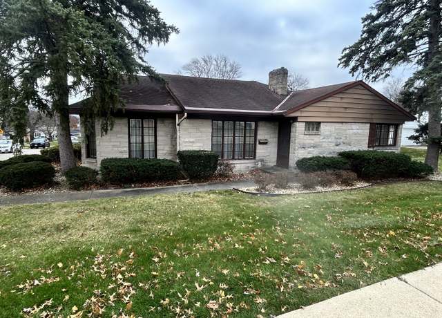 Property at 2002 Shooting Park Rd, Peru, IL 61354, 3 beds, 1 bath
