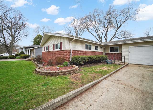 Property at 2713 Calmer Dr, Joliet, IL 60433, 5 beds, 2.5 baths
