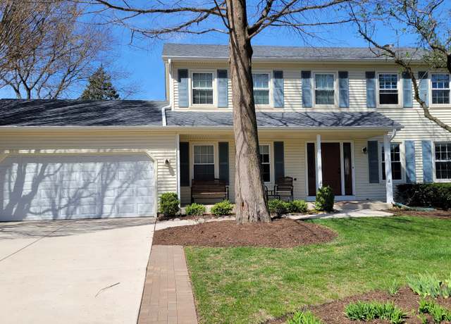 Property at 1817 Paddock Ct, Naperville, IL 60565, 4 beds, 3.5 baths