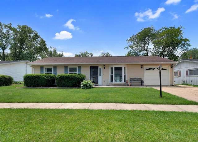 Property at 2511 Sangamon Dr, Champaign, IL 61821, 3 beds, 1.5 baths