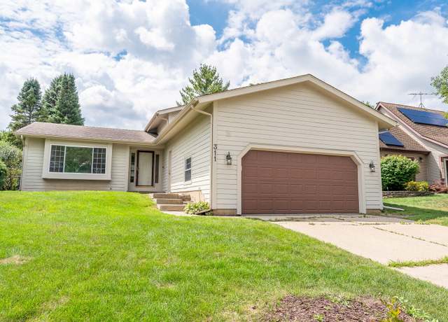 Property at 311 Wellington Dr, Streamwood, IL 60107, 3 beds, 2 baths