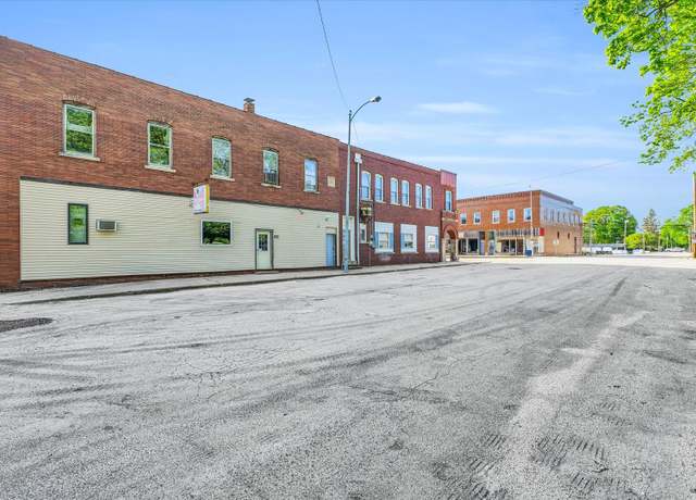Property at 206 W Lincoln St, Saybrook, IL 61770