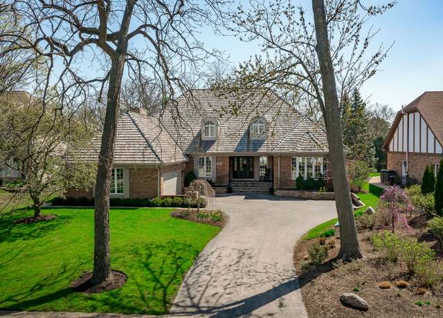 Property at 521 N Lincoln St, Hinsdale, IL 60521, 4 beds, 3.5 baths