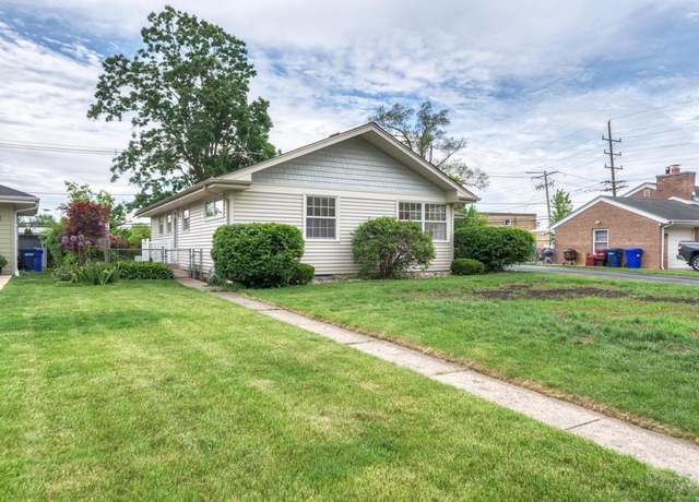 Property at 1408 E Evergreen St, Wheaton, IL 60187, 3 beds, 1.5 baths
