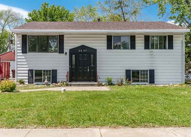 Property at 2807 Colorado Ave, Rockford, IL 61109, 3 beds, 1 bath