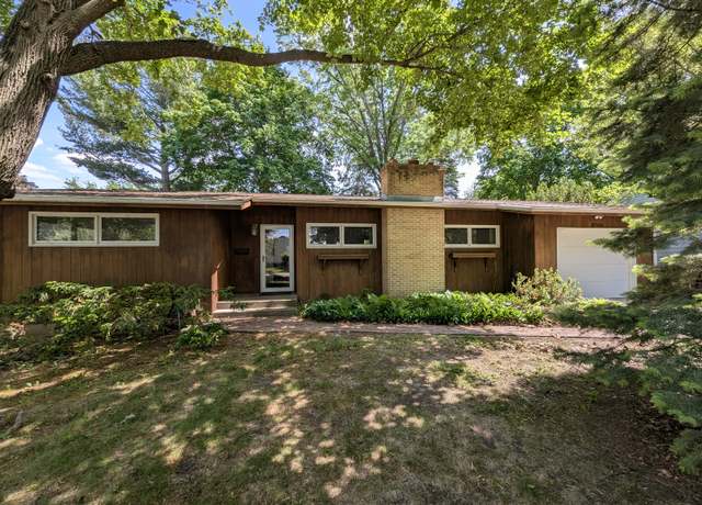 Property at 1437 S Plum Ave, Freeport, IL 61032, 3 beds, 1.5 baths