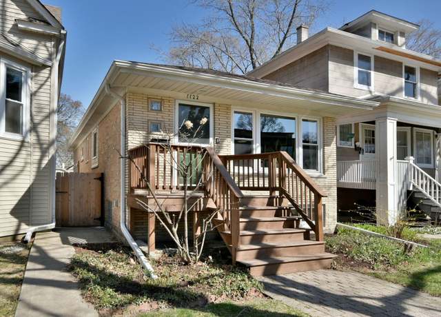 Property at 1122 S Cuyler Ave, Oak Park, IL 60304, 3 beds, 1 bath