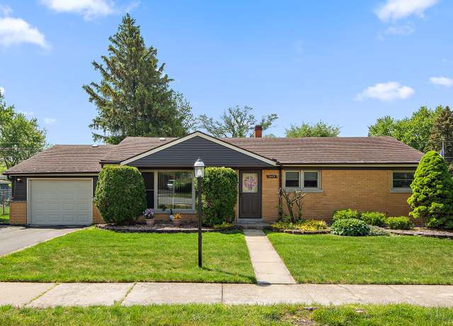 Property at 7009 W 115th Pl, Worth, IL 60482, 3 beds, 2 baths