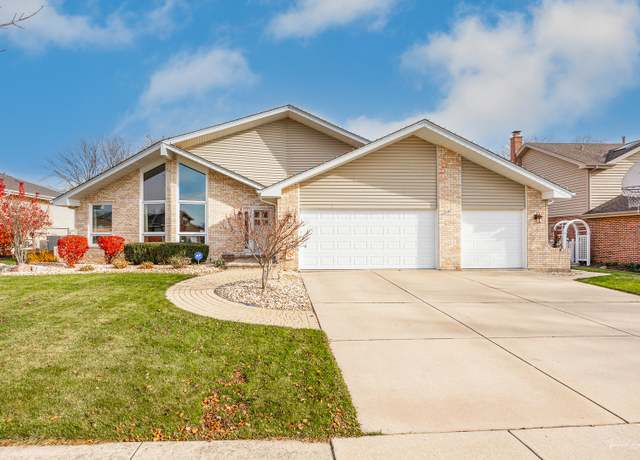 Property at 17327 Brookgate Dr, Orland Park, IL 60467, 3 beds, 2.5 baths