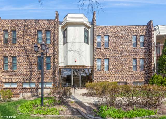 Property at 2287 Country Club Dr Unit 21A, Woodridge, IL 60517, 1 bed, 1 bath