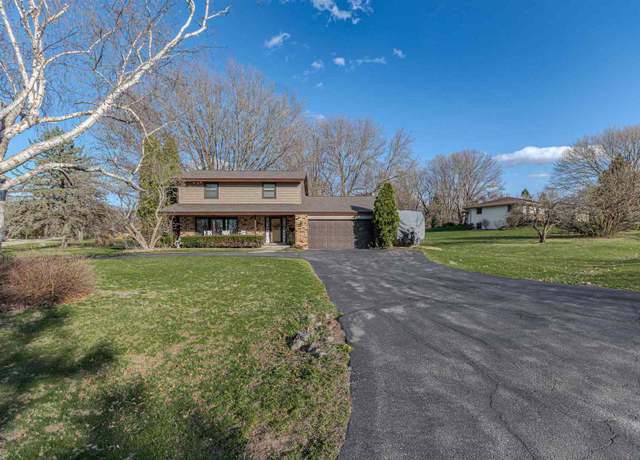 Property at 5446 Shoshoni Trl, Rockford, IL 61101, 4 beds, 3.5 baths