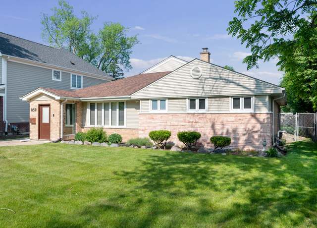 Property at 839 Meadowlark Ln, Glenview, IL 60025, 4 beds, 2.5 baths