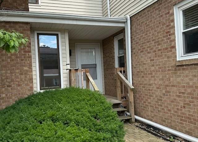 Property at 903 N Linden St #3, Normal, IL 61761, 2 beds, 1.5 baths