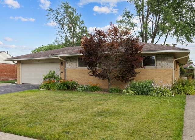 Property at 301 Lance Dr, Des Plaines, IL 60016, 3 beds, 2 baths