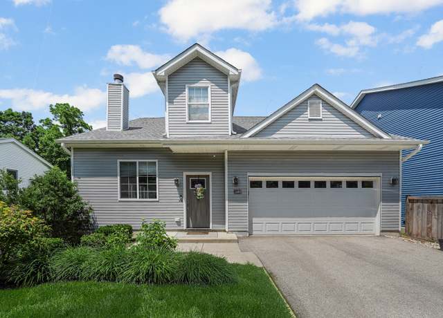 Property at 228 Juneway Ter, Lake Bluff, IL 60044, 3 beds, 2.5 baths