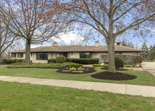 Property at 1S561 Stewart Ave, Lombard, IL 60148, 4 beds, 3.5 baths