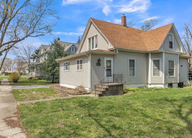 Property at 309 W Curtis St, Grant Park, IL 60940, 3 beds, 1 bath