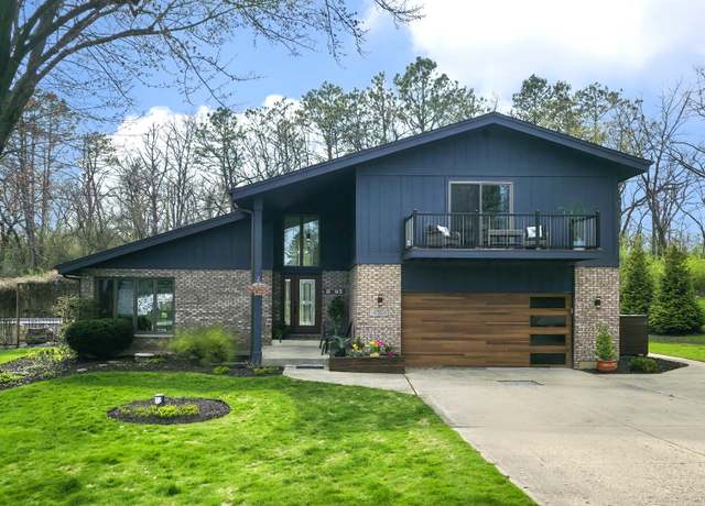 Property at 4524 S Nancy Dr, Crystal Lake, IL 60014, 3 beds, 2.5 baths