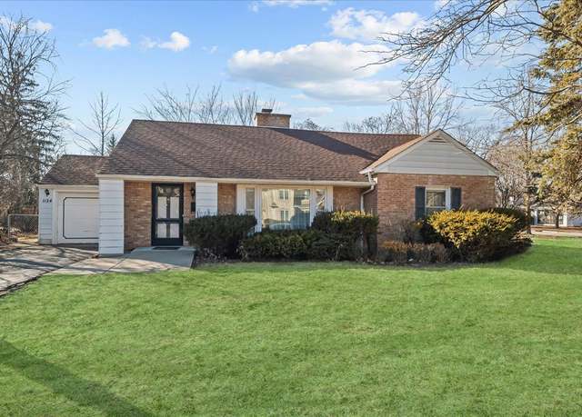 Property at 1124 Old Elm Ln, Glencoe, IL 60022, 3 beds, 2 baths