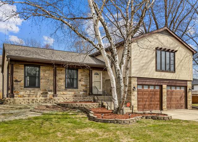 Property at 1097 Washington St, Bartlett, IL 60103, 4 beds, 2.5 baths