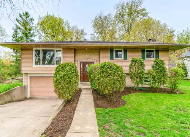 Property at 15440 W Fair Ln, Libertyville, IL 60048, 4 beds, 3 baths