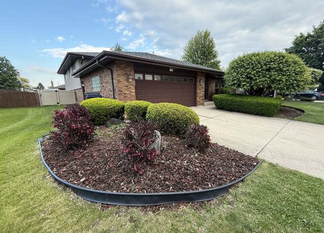 Property at 15565 Hollyhock Ct, Orland Park, IL 60462, 5 beds, 3 baths