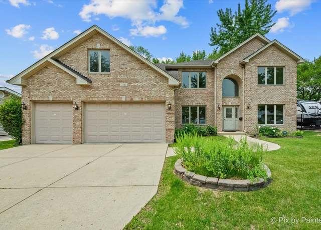Property at 100 Westover Ln, Schaumburg, IL 60193, 5 beds, 3 baths