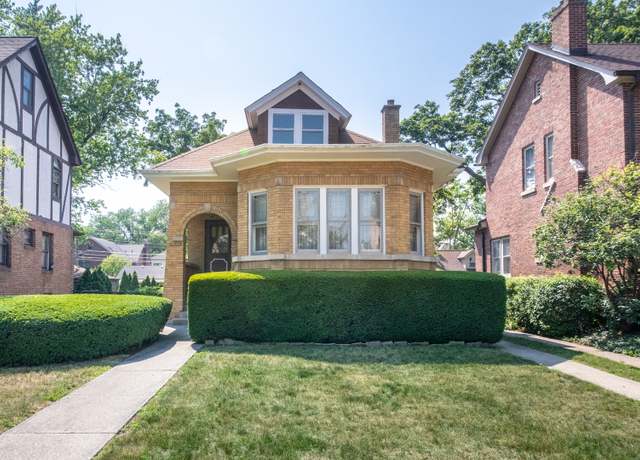 Property at 806 S Vine Ave, Park Ridge, IL 60068, 3 beds, 1 bath