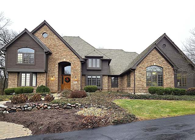 Property at 16001 Burr Oak Dr, Huntley, IL 60142, 5 beds, 5 baths