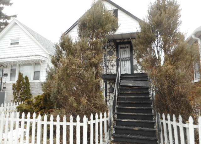 Property at 8548 S Marquette Ave, Chicago, IL 60617, 5 beds, 2 baths