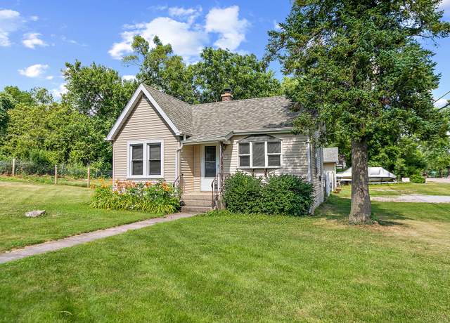 Property at 5202 Lear St, Wonder Lake, IL 60097, 2 beds, 1 bath