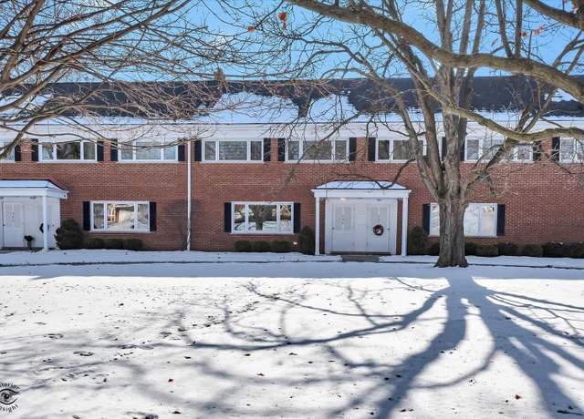 Property at 304 Chanticleer Ln #304, Hinsdale, IL 60521, 3 beds, 2.5 baths