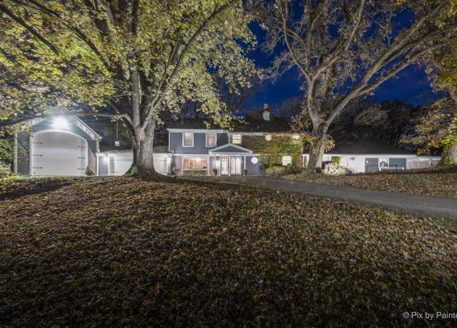 Property at 144 Algonquin Rd, Barrington Hills, IL 60010, 3 beds, 2.5 baths