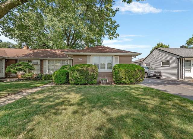 Property at 9028 S Knox Ave, Hometown, IL 60456, 3 beds, 1 bath