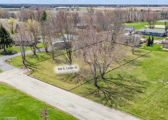 Property at 906 S Center St, Plano, IL 60545
