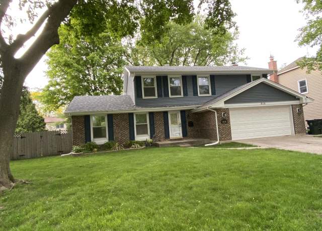 Property at 818 W Golf Rd, Libertyville, IL 60048, 4 beds, 2.5 baths