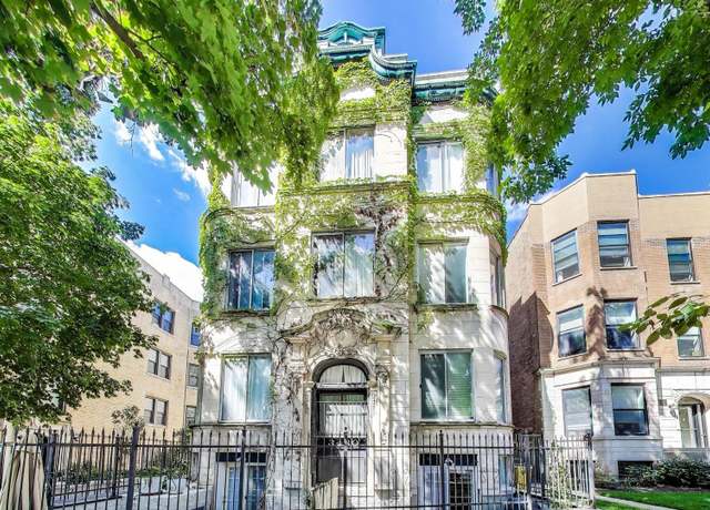 Property at 3430 N Elaine Pl #3, Chicago, IL 60657, 2 beds, 1.5 baths