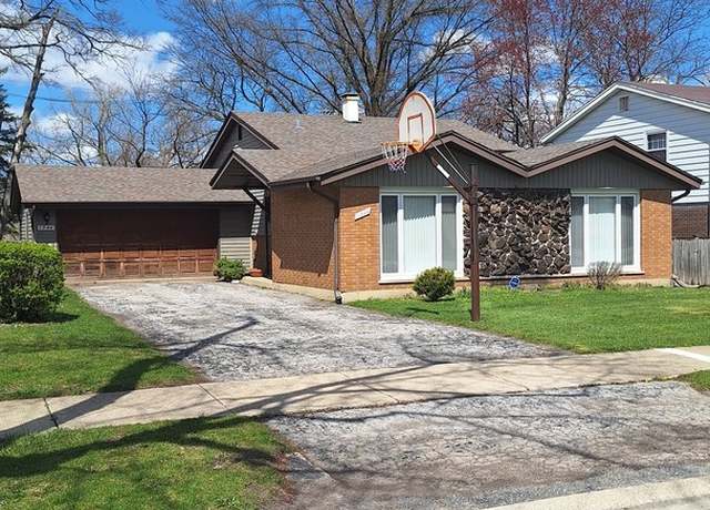 Property at 1344 Jeffery Dr, Homewood, IL 60430, 4 beds, 2.5 baths