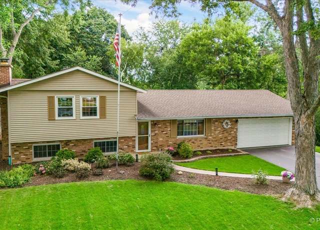 Property at 1836 Maple Ln, Sleepy Hollow, IL 60118, 3 beds, 2 baths