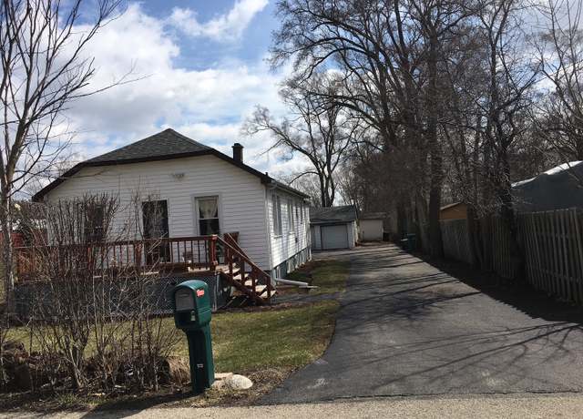 Property at 20073 N Hazelcrest Rd, Palatine, IL 60074, 4 beds, 1 bath