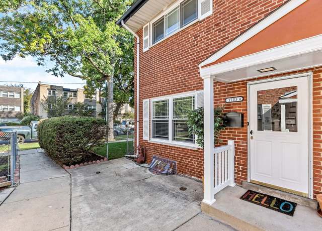 Property at 1733 W Farwell Ave Unit A, Chicago, IL 60626, 4 beds, 2.5 baths